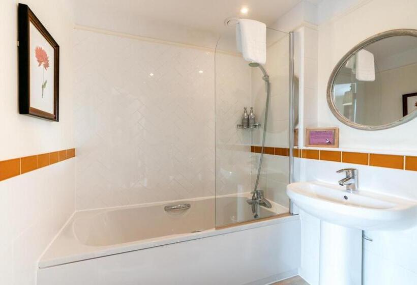 Семейный Номер, The Richard Onslow