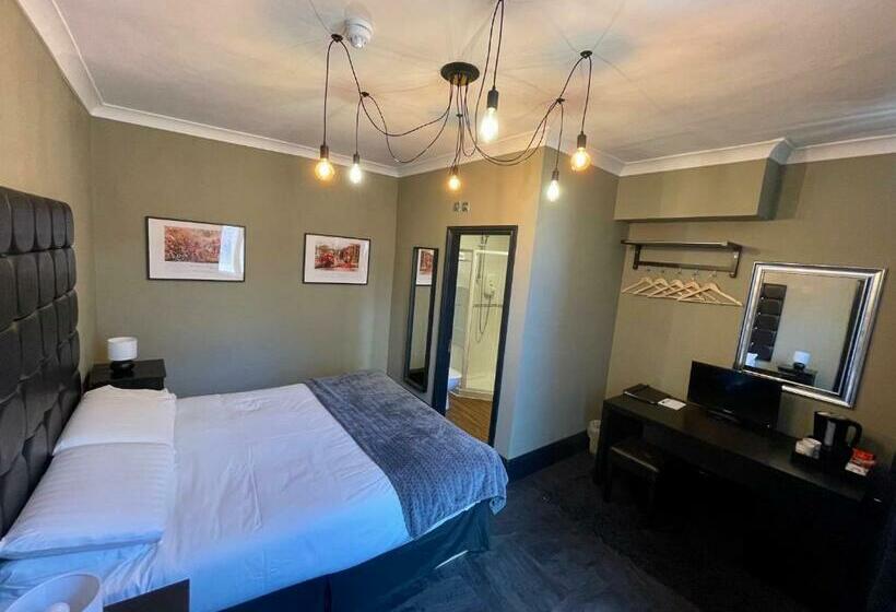 스탠다드 룸, The Wrens