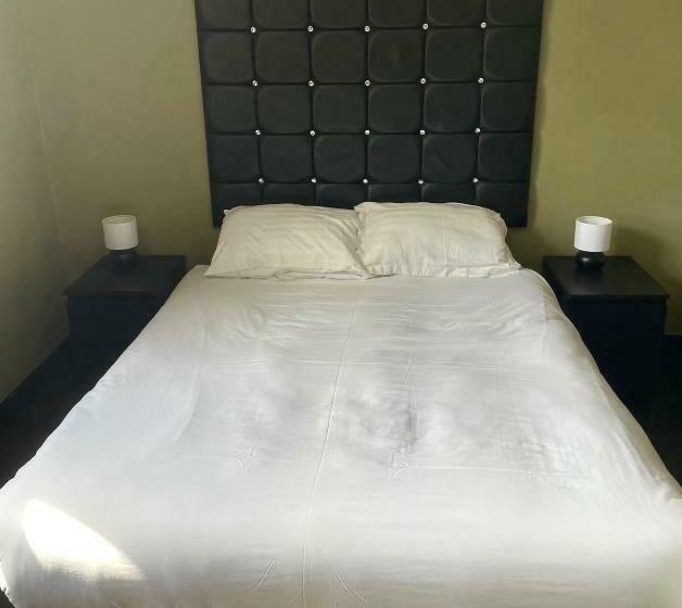 스탠다드 룸, The Wrens