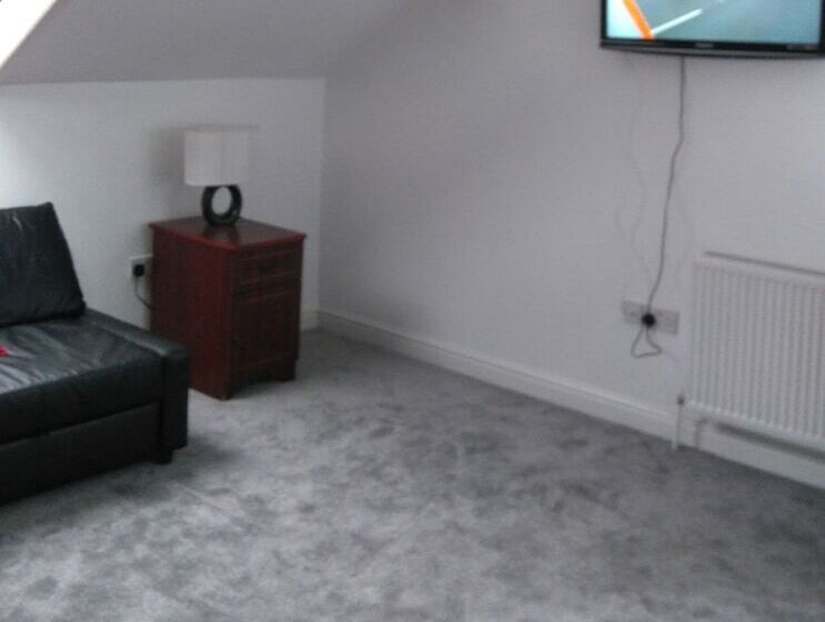 침실 1개 아파트, The Wrens