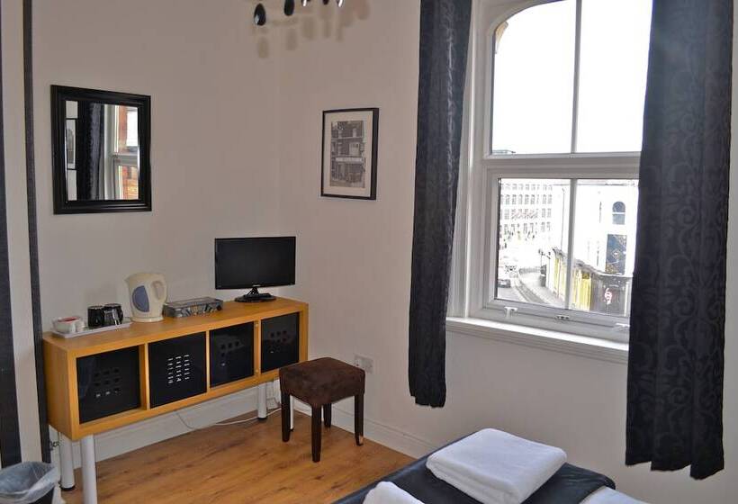 스탠다드 룸, The Wrens