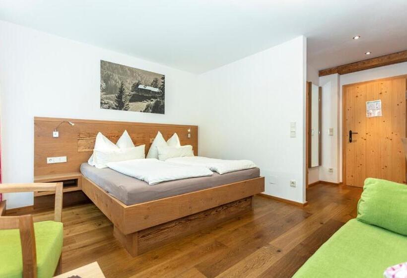 Номер Стандарт с Балконом, Brandstatthof Leogang