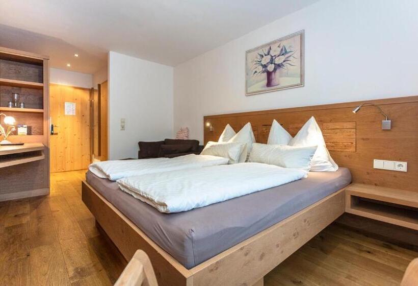 Номер Стандарт с Балконом, Brandstatthof Leogang