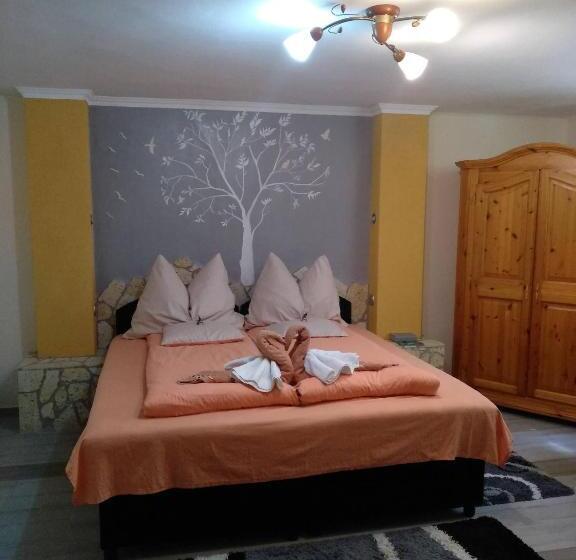 Standard room with outdoor bath, Margaréta Panzió