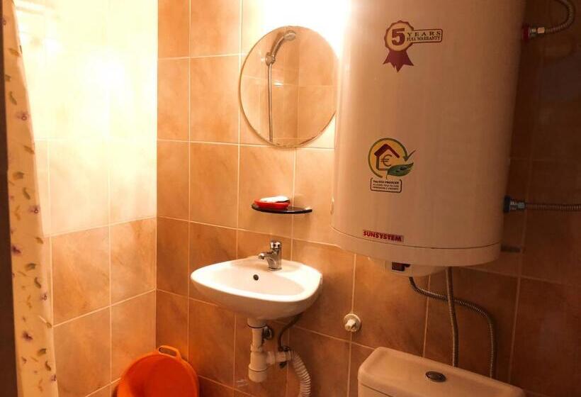 キングサイズベッドのスタンダードルーム, Guest House Paskal