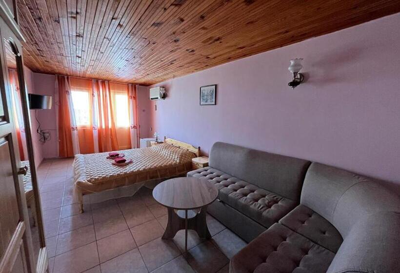 キングサイズベッドのスタンダードルーム, Guest House Paskal