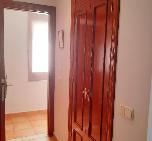 חדר בסיסי לשלושה, Hostal La Colonia