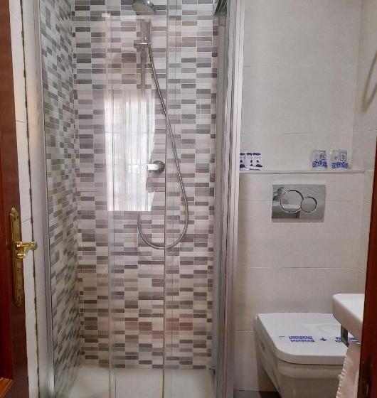 Трехместный Номер Базовый, Hostal La Colonia