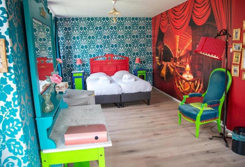 컴포트 룸, Stee In Stad