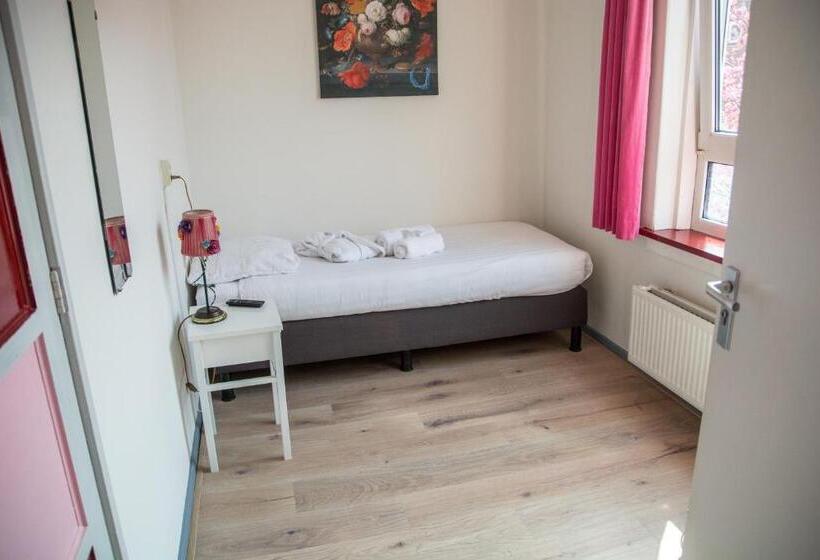 스탠다드 싱글 룸 공동욕실, Stee In Stad