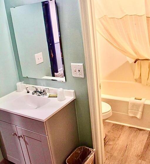 غرفة قياسية, Raceway Inn