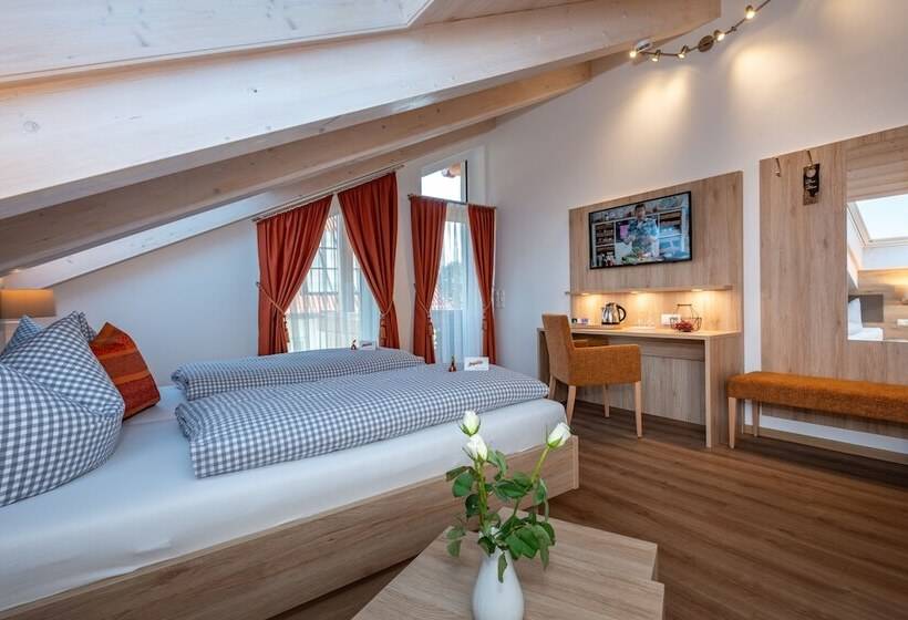 Suite with lake view, Boutique Hotel Angerer
