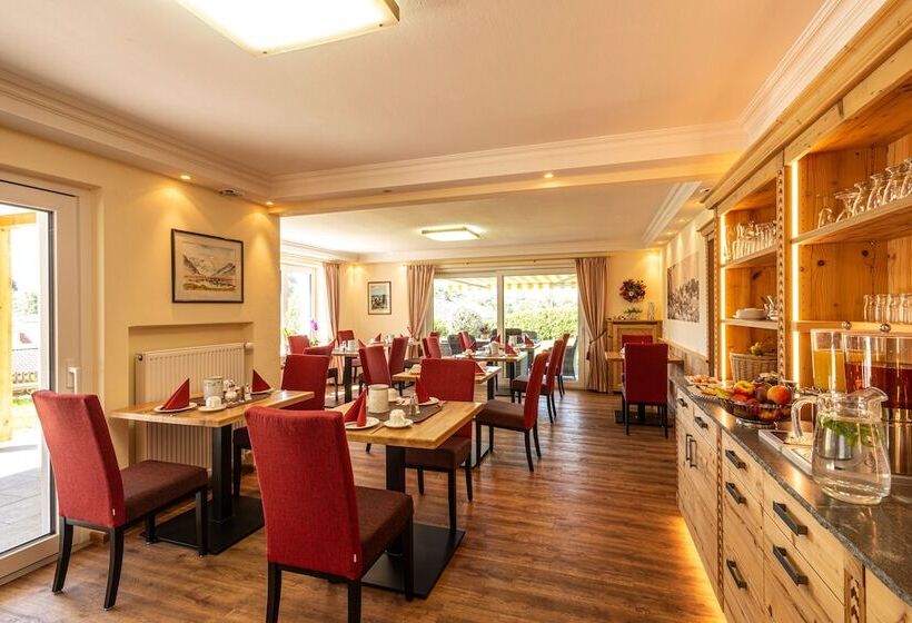 Suite with lake view, Boutique Hotel Angerer