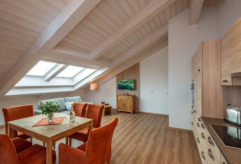 Suite with lake view, Boutique Hotel Angerer