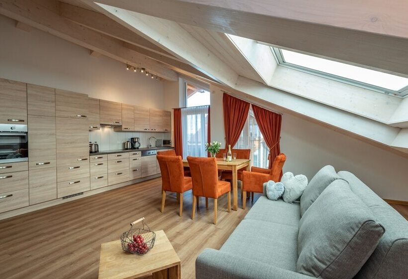 Suite with lake view, Boutique Hotel Angerer