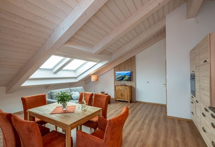 Suite with lake view, Boutique Hotel Angerer