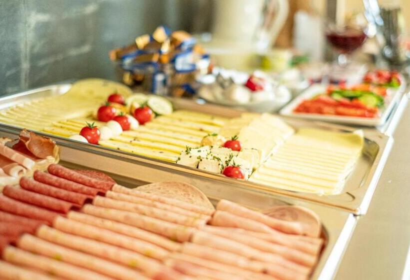 Suite with lake view, Boutique Hotel Angerer