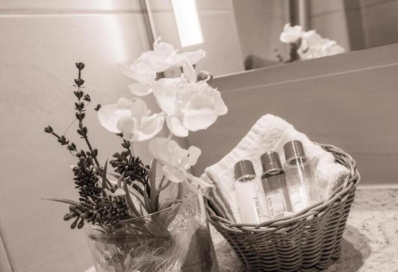 סטודיו סטנדרט עם מרפסת, Boutique Hotel Angerer