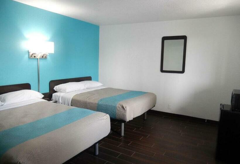 חדר דלוקס לארבעה, Motel 6 Portland, Tx