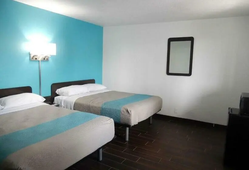 اتاق لوکس چهار تخته, Motel 6 Portland, Tx