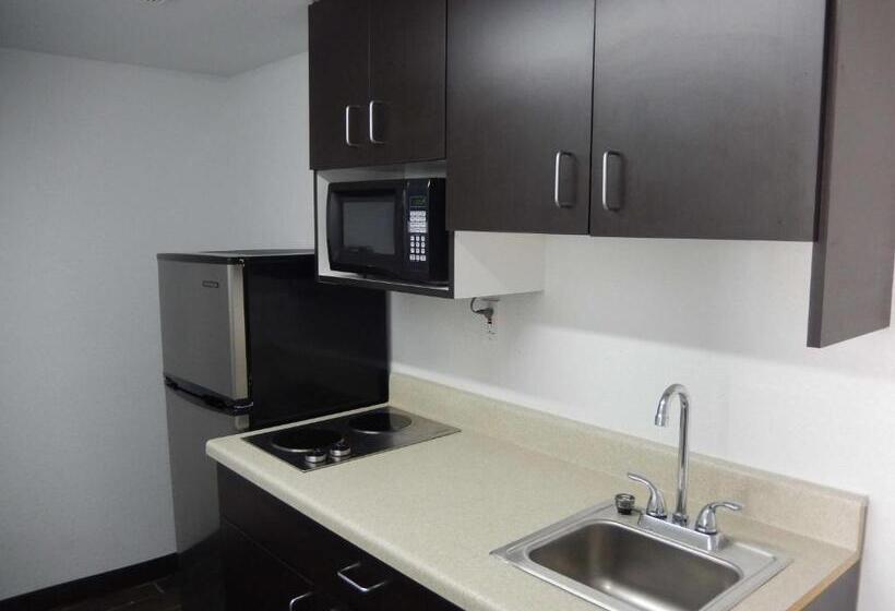 חדר קלאסי לארבעה, Motel 6 Portland, Tx