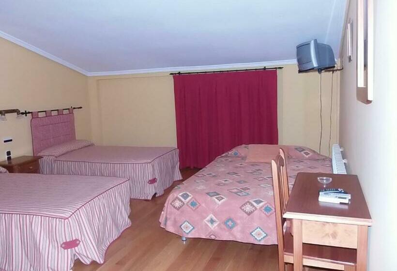 Номер Стандарт Трехместный, Hostal Restaurante San Antolín