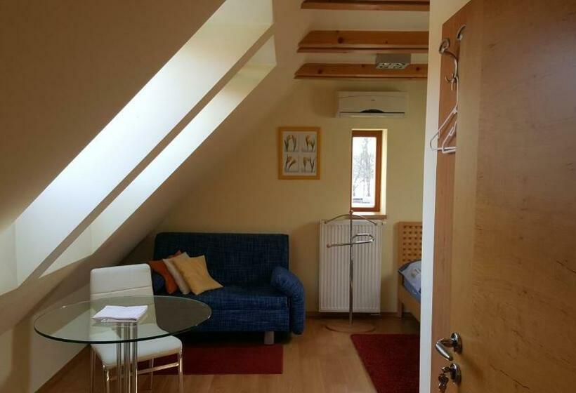 חדר פנטהאוז, Jihoceska Pohoda