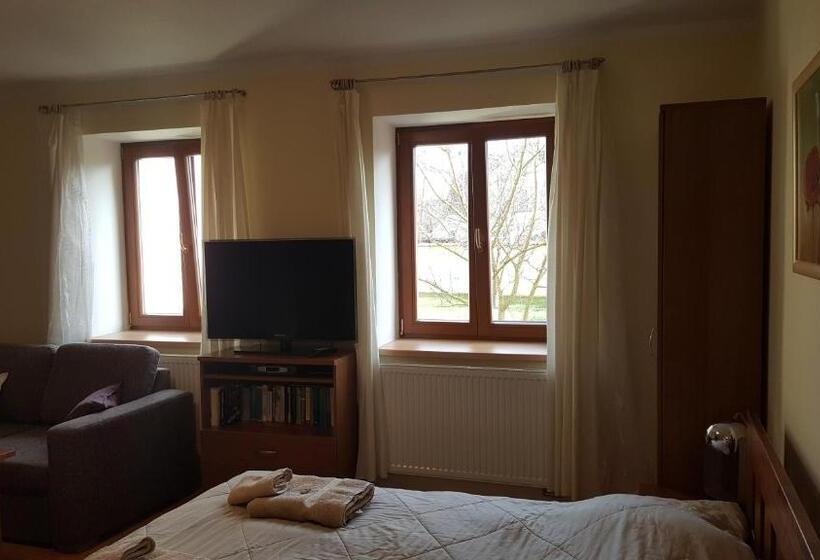 סטודיו סטנדרטי נוף לגינה, Jihoceska Pohoda