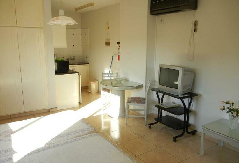 استودیوی استاندارد, Tsialis Hotel Apartments