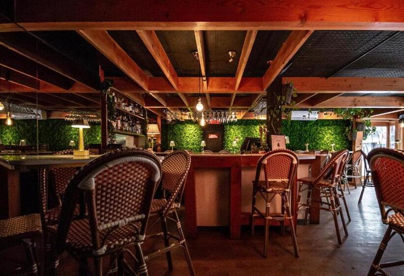스탠다드 트리픔 룸 공동욕실, Auberge De La Vieille Maison