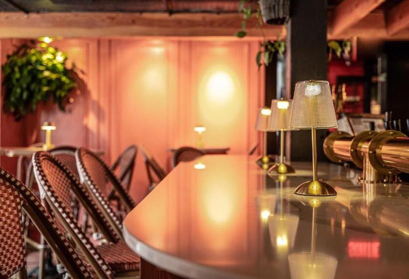 חדר סטנדרט לשלושה עם חדר אמבטיה משוף, Auberge De La Vieille Maison