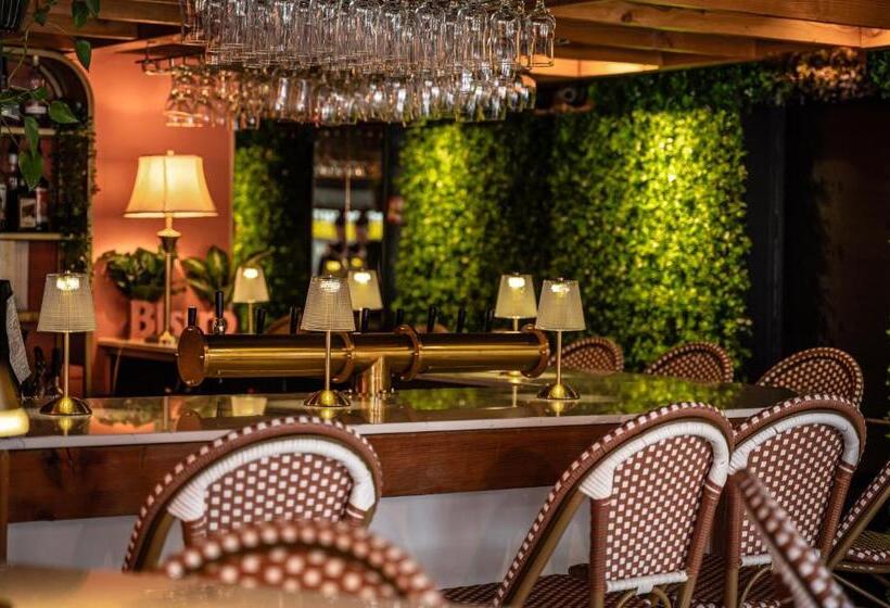 חדר סטנדרט לשלושה עם חדר אמבטיה משוף, Auberge De La Vieille Maison