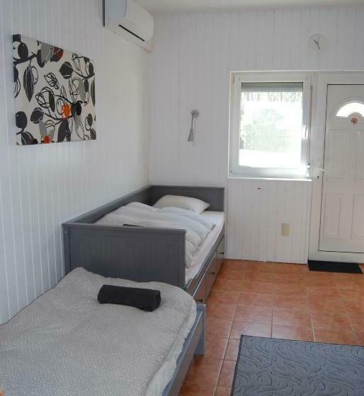 标准三人间, Autóscsárda és Panzió