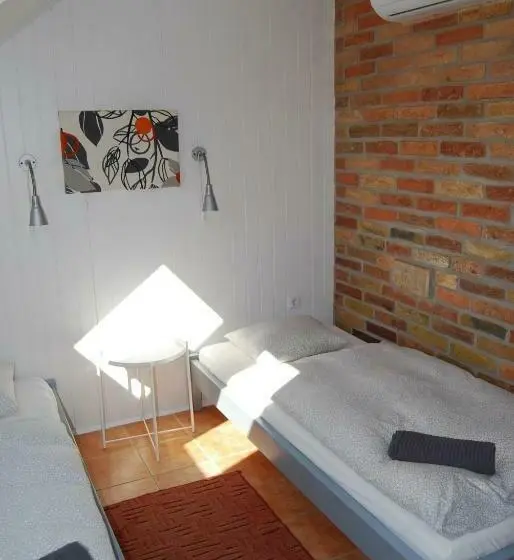 スタンダードルーム, Autóscsárda és Panzió