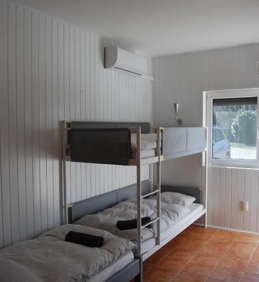 家庭间, Autóscsárda és Panzió