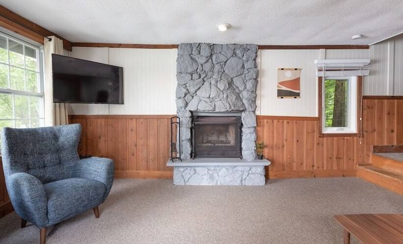 كابينة سوبيريور, Bonnie View Inn