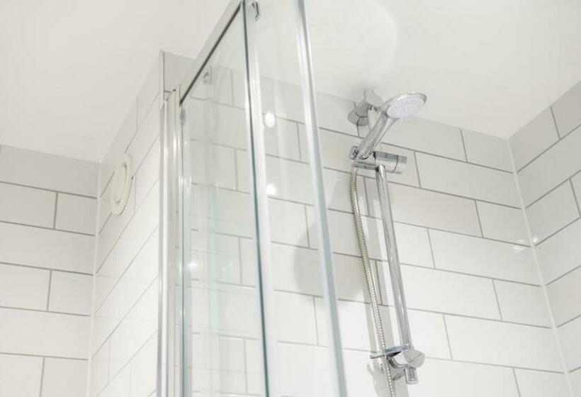 חדר סטנדרט מותאם לאדם עם מוגבלויות, Toby Carvery Old Windsor By Innkeeper S Collection