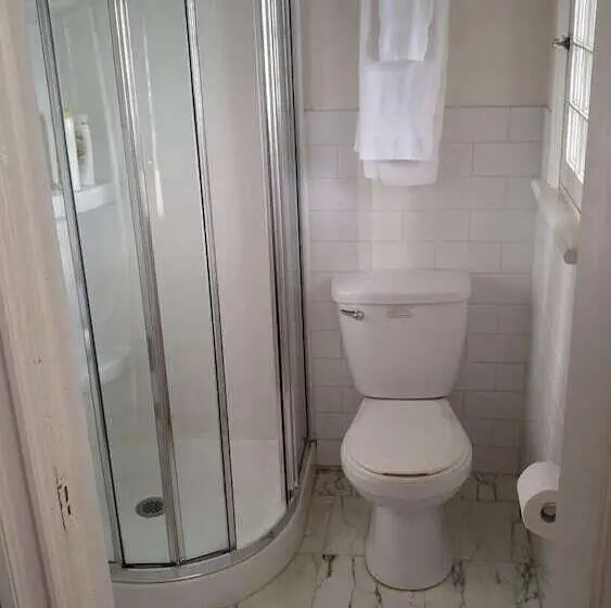 اتاق لوکس, Ashbury House B&b