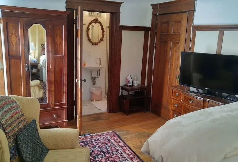 اتاق لوکس, Ashbury House B&b