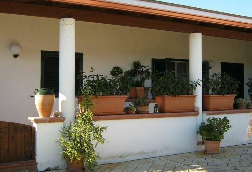 اتاق استاندارد چهار تخته, Casa Colonica Liliane B&b