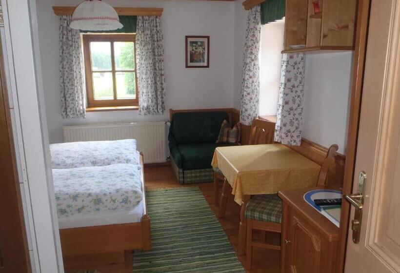 스탠다드 룸, Russbachbauer