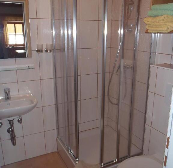 침실 1개 아파트, Russbachbauer