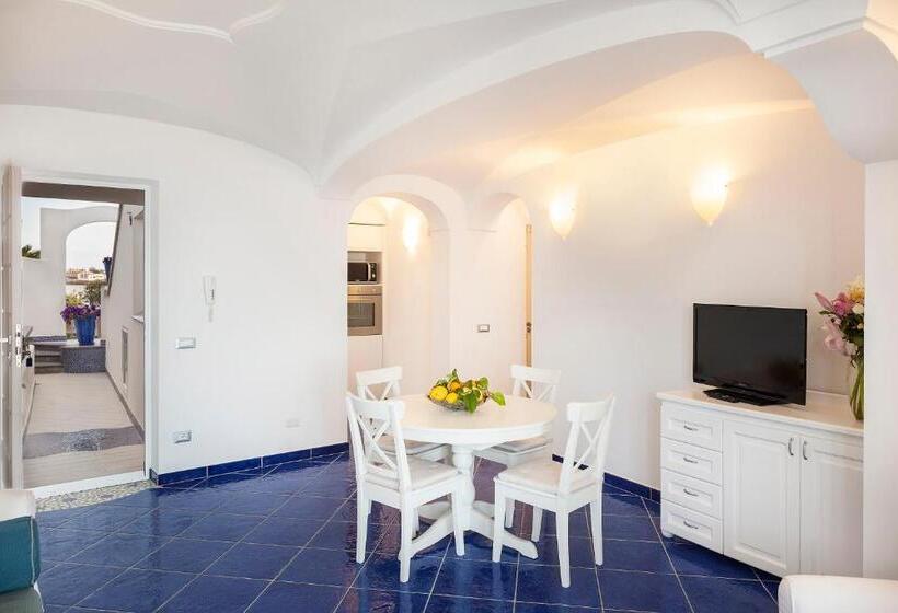 Апартаменты Deluxe 3 Спальни Вид на Море, Ischia Blu Resort