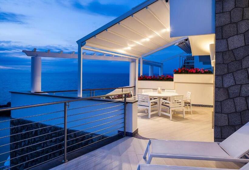 Апартаменты Deluxe 3 Спальни Вид на Море, Ischia Blu Resort