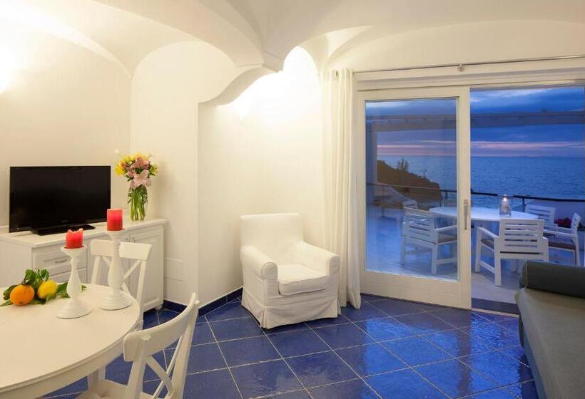 Апартаменты Deluxe 3 Спальни Вид на Море, Ischia Blu Resort