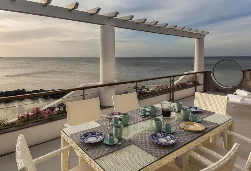 オーシャンビューの２ベッドルームデラックスアパート, Ischia Blu Resort