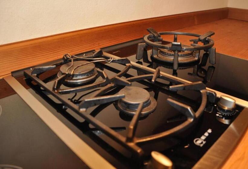 Апартаменты 1 Спальня, Haus Treffer