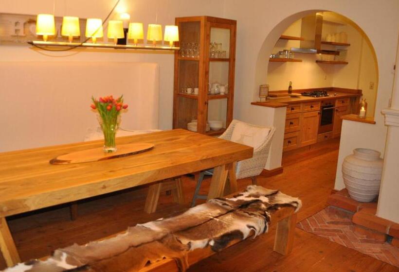 Апартаменты 1 Спальня, Haus Treffer