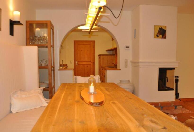 Апартаменты 1 Спальня, Haus Treffer