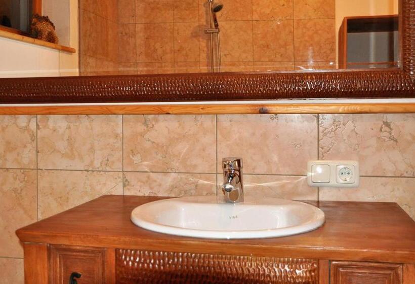 Апартаменты 1 Спальня, Haus Treffer